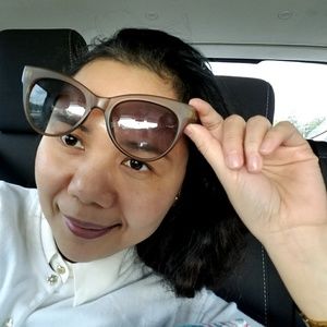 Meet your Posher, Yolanda